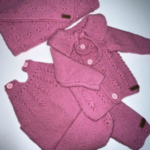 Completo 0-6 mesi ( copertina , pagliaccetto , maglione )